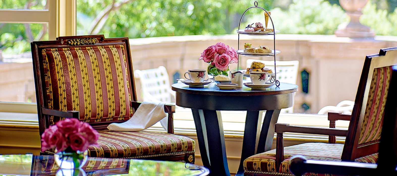 A signature of ab88kai brand, ab88kai Afternoon Tea offers fluffy scones, tea sandwiches and fine pastries.